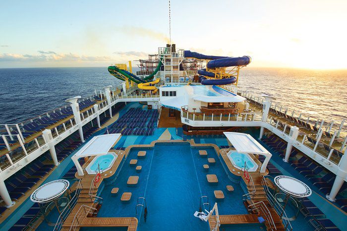 Entertainment on Norwegian Escape